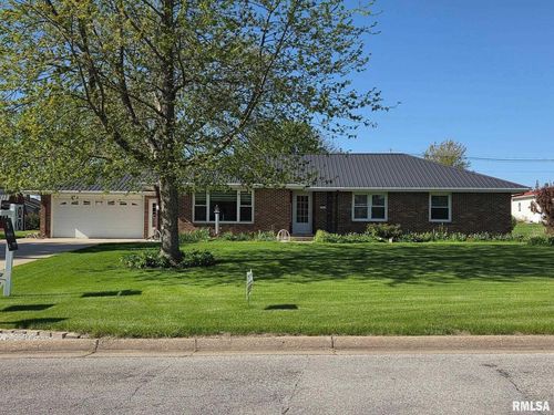 206 E 13th St, Tipton, IA, 52772-1136 | Card Image