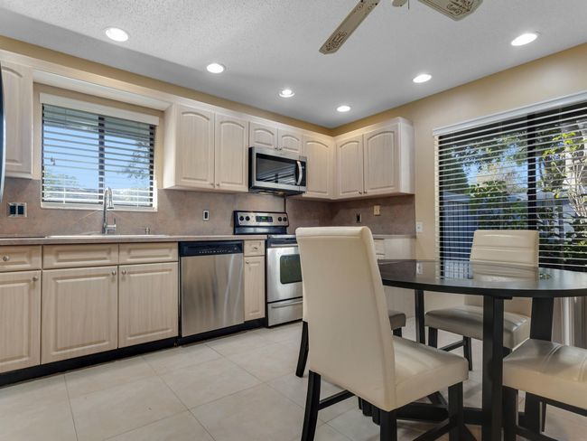 10088 Laurelwood Pl, Condo with 2 bedrooms, 2 bathrooms and null parking in Boynton Beach FL | Image 16