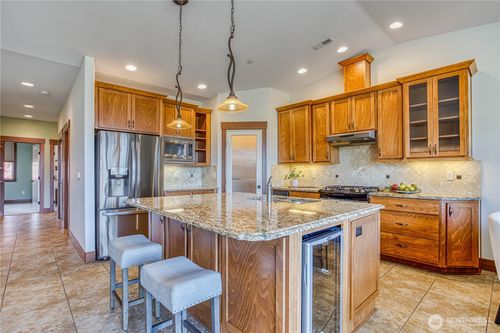 unit-a202-1051 N Baker Ave, East Wenatchee, WA, 98802-7669 | Card Image