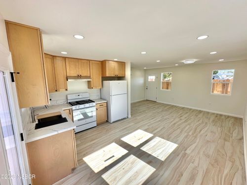 1421 Rosalie Dr, Santa Maria, CA, 93455-4464 | Card Image