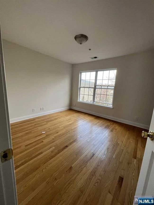94 Osprey Ct, Townhouse with 2 bedrooms, 3 bathrooms and null parking in Secaucus NJ | Image 6