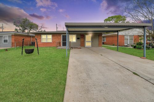 2112 Dewberry Lane, Pasadena, TX, 77502 | Card Image
