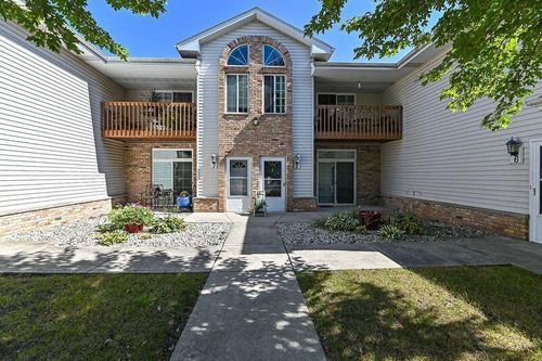 2-6240 S Creekside Drive, Cudahy, WI, 53110 | Card Image