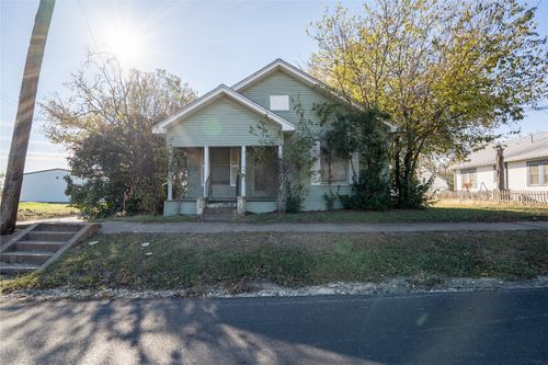420 E 4th St, Taylor, TX, 76574-3713 | Card Image