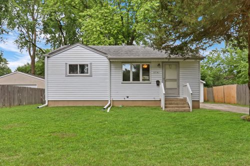 2741 Pawnee Rd, Waukegan, IL, 60087-3629 | Card Image