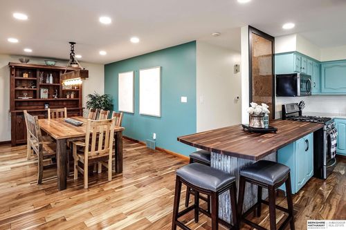 512 5th St, Yutan, NE, 68073-3129 | Card Image