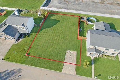 204 Pamona Dr, Fairview Heights, IL, 62208-2940 | Card Image