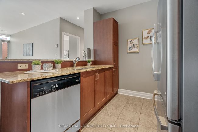 314 - 44 Bond St W, Condo with 2 bedrooms, 2 bathrooms and null parking in Oshawa ON | Image 5