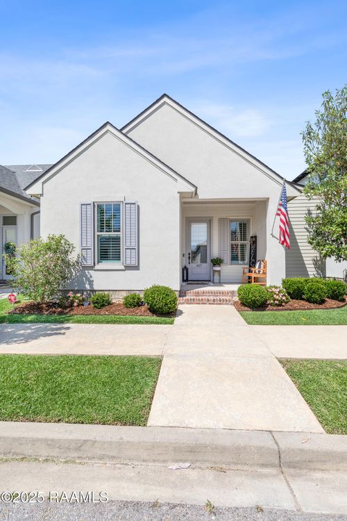 407 Catalina Ln, Youngsville, LA, 70592-6720 | Card Image