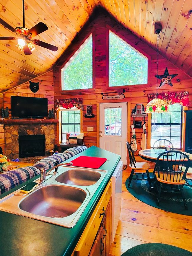 140 Treehouse Trl, Home with 2 bedrooms, 2 bathrooms and null parking in Murphy NC | Image 14