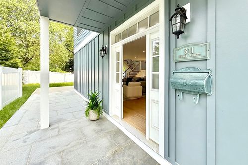 811-811 Heath St, Chestnut Hill, MA, 02467-2671 | Card Image