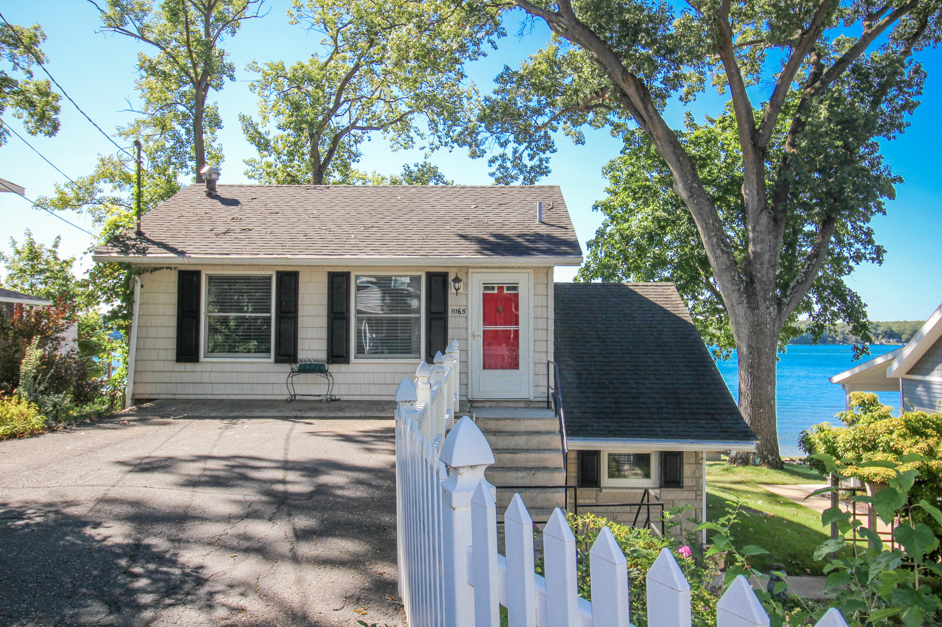 Point Rd, Three Rivers, MI 49093