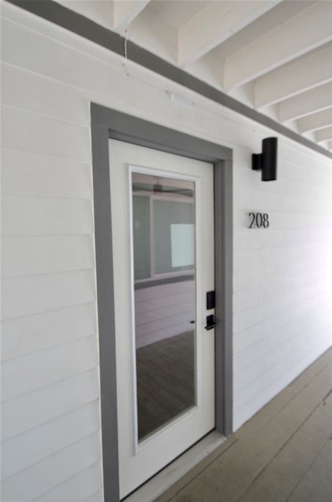 View of exterior entry | Image 14