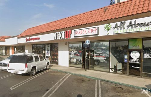 3033 Wilson Rd, Bakersfield, CA, 93304-5317 | Card Image