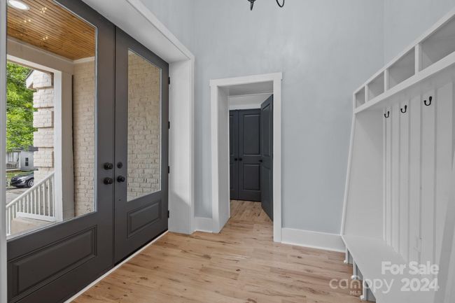 Entry foyer toward left | Image 6