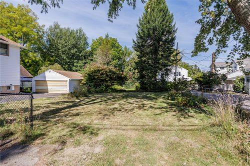 21 Clematis St, Rochester, NY, 14612-2032 | Card Image