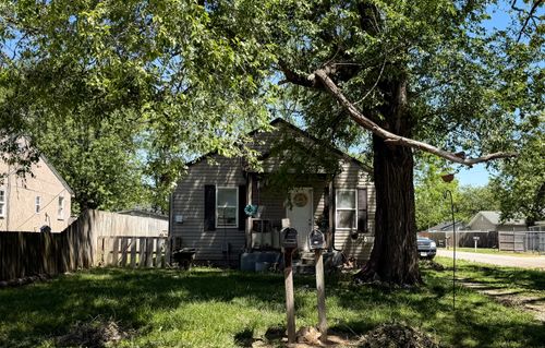 2403 W Lynn Street, Springfield, MO, 65802 | Card Image