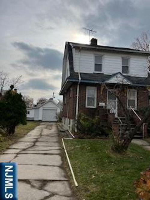 1 Woodland Ave, Little Ferry, NJ, 07643-1020 | Card Image