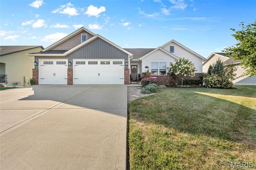 325 Mcclelland Dr, Troy, IL, 62294-3269 | Card Image