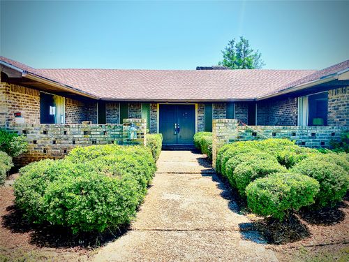 310 Lori Ln, Brownwood, TX, 76801-7505 | Card Image