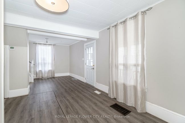 189 Dundas St N, House attached with 3 bedrooms, 2 bathrooms and 5 parking in Cambridge ON | Image 14