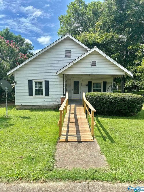 25 Mitchell St, Gadsden, AL, 35904-1610 | Card Image
