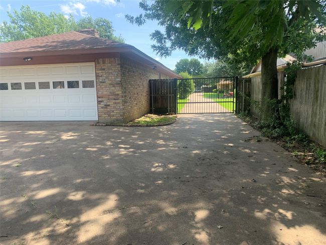 1726 Crescent Dr, House other with 4 bedrooms, 3 bathrooms and null parking in Sherman TX | Image 28