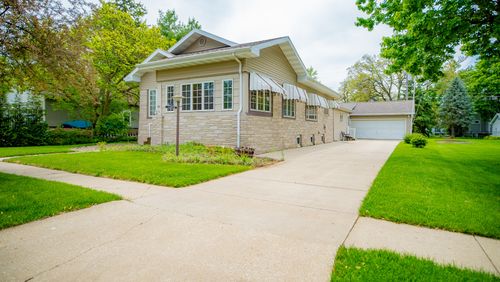 214 W Watson St, Forrest, IL, 61741-9330 | Card Image