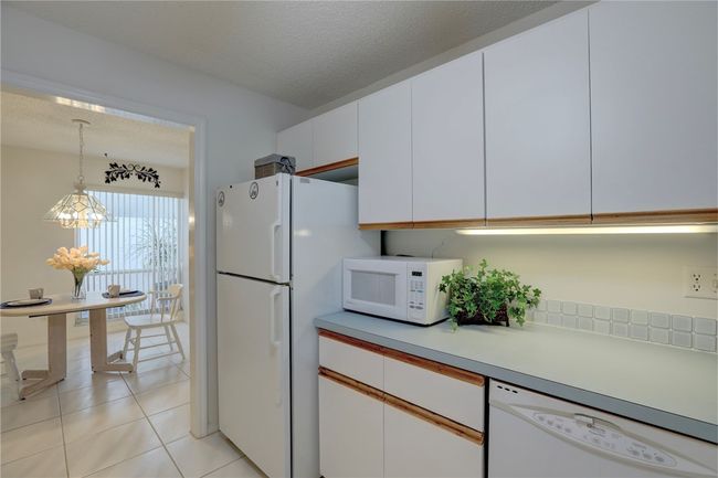 6110 - 6110 River Run Dr, House attached with 2 bedrooms, 2 bathrooms and null parking in Sebastian FL | Image 12