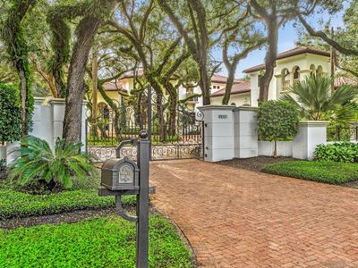 10001 Fairchild Way, House other with 7 bedrooms, 7 bathrooms and null parking in Coral Gables FL | Image 2