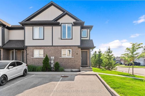 40-7768 Ascot Cir, Niagara Falls, ON, L2H3P9 | Card Image