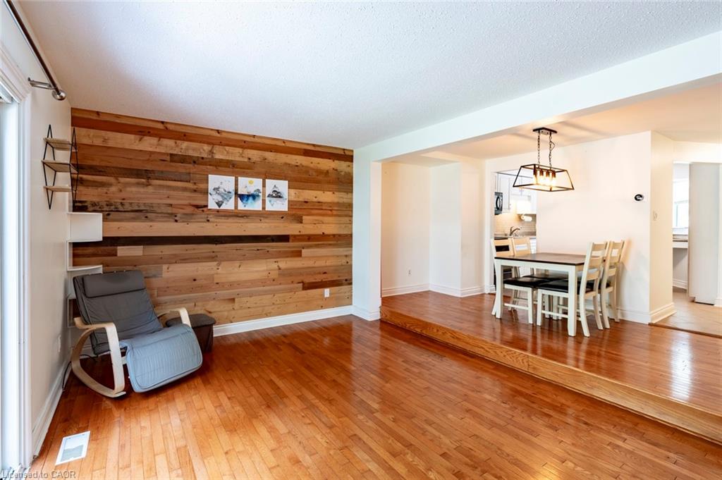Residential Lease in Waterloo 4