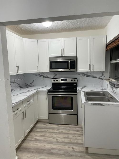 apt-36-5491 W 24th Ave, Hialeah, FL, 33016-4862 | Card Image