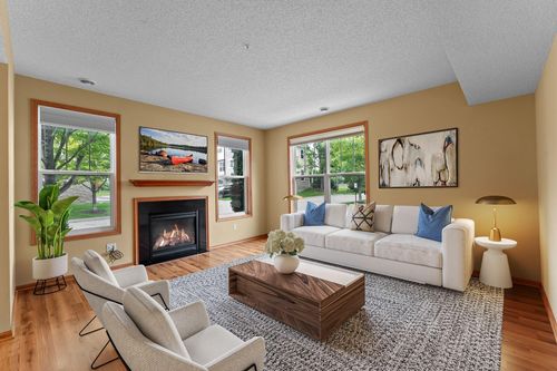 unit-4-1826 Colonial Ln, Chanhassen, MN, 55317-4667 | Card Image