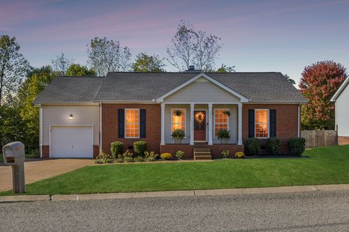 1022 Woodland Dr, Goodlettsville, TN, 37072-8010 | Card Image