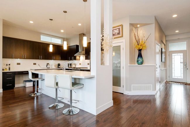 10499 Mceachern St, House other with 4 bedrooms, 4 bathrooms and 4 parking in Maple Ridge BC | Image 6