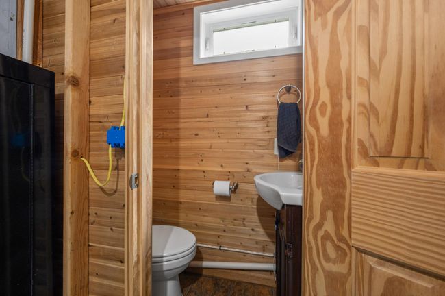 Bathroom | Image 22