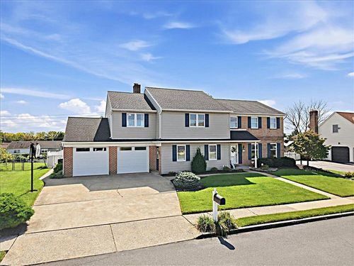 1920 Belleview Dr, Whitehall, PA, 18052-3708 | Card Image