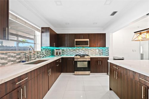 5355 W 5th Ln, Hialeah, FL, 33012-2508 | Card Image