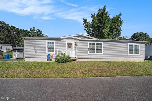 906 Lakeview Dr, GREEN LANE, PA, 18054-2027 | Card Image