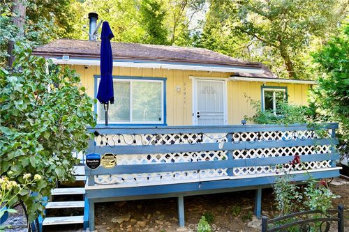 22911 Redwood Way, Crestline, CA, 92325-9498 | Card Image