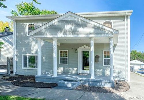22105 Ridgeway St, Saint Clair Shores, MI, 48080-4088 | Card Image