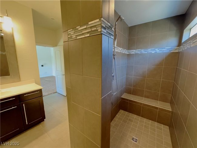 Walk-In Shower | Image 16
