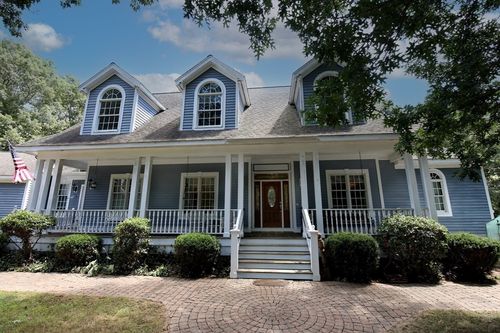 40 Country Club Dr, Bridgewater, MA, 02324-2147 | Card Image