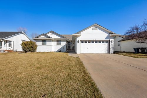 816 Country Ln, Newton, KS, 67114-1489 | Card Image