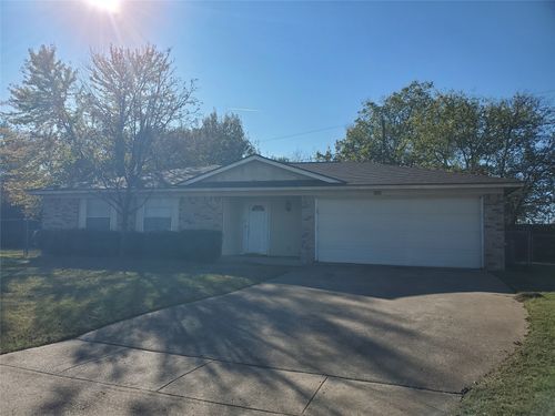 8828 Las Vegas Ct, White Settlement, TX, 76108-1215 | Card Image