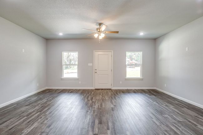 9316 Apache Trl, House other with 3 bedrooms, 2 bathrooms and null parking in Rio Vista TX | Image 6