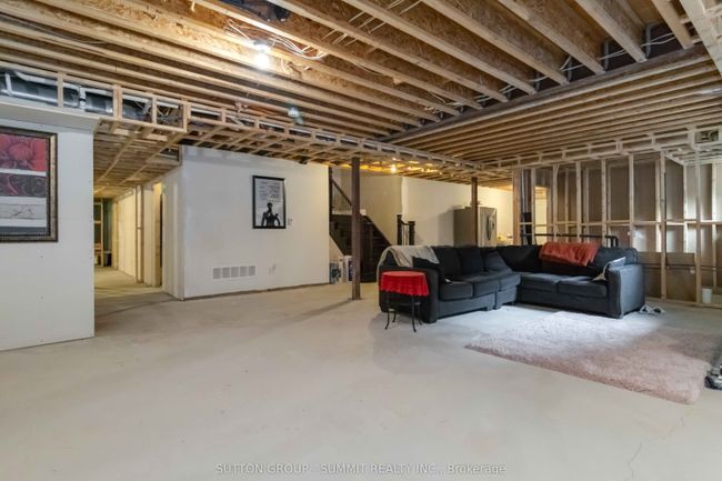 7 Tristan Crt, House other with 3 bedrooms, 3 bathrooms and 5 parking in Brampton ON | Image 36
