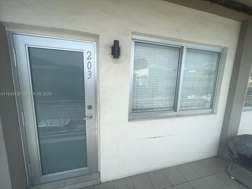 apt-203-1601 Meridian Ave, Miami Beach, FL, 33139-2819 | Card Image