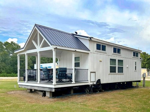cottage-2001 N Fm 356, Onalaska, TX, 77360-6043 | Card Image